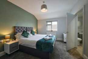 Crown Point - Manchester - Free Parking